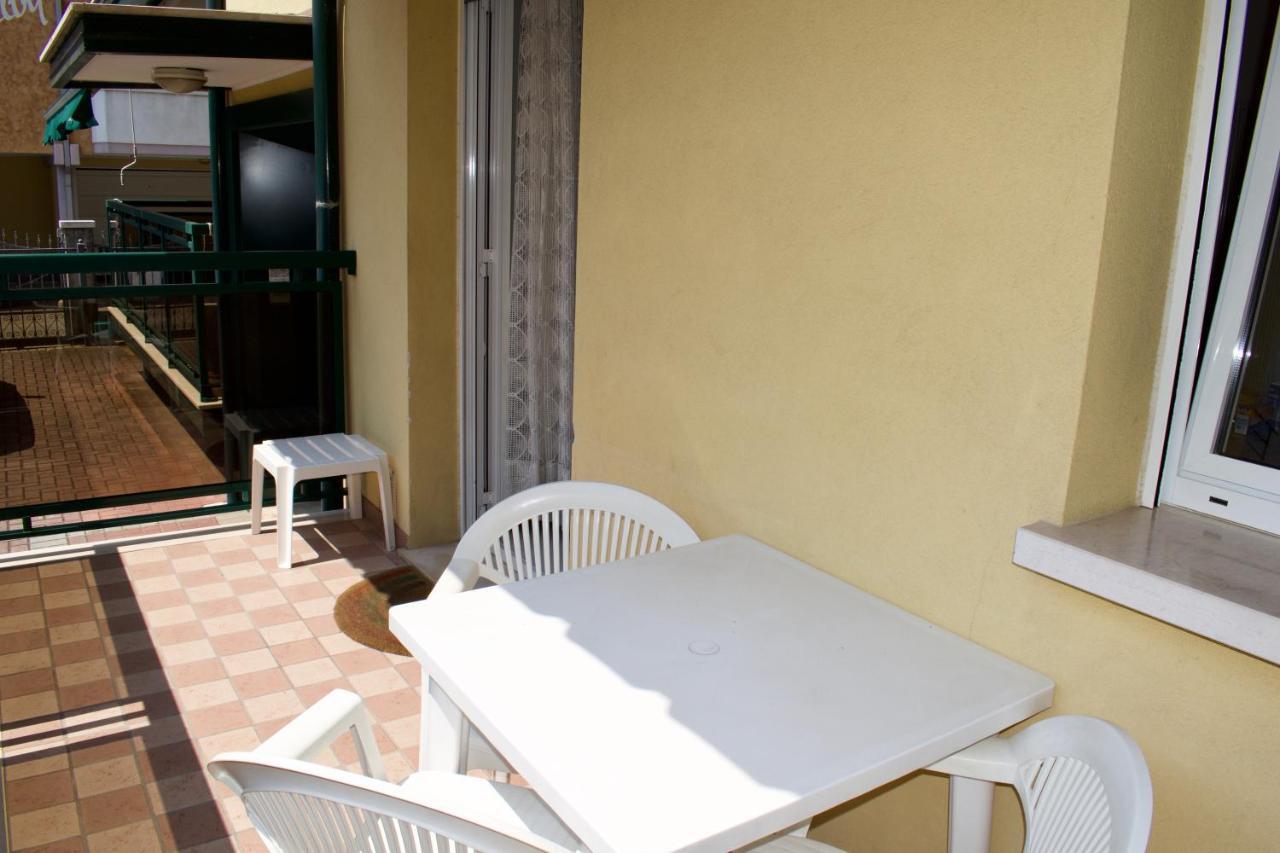 App4Rent - Villa Mimosa - Family Apartment ลิโดดิเยโซโล ภายนอก รูปภาพ